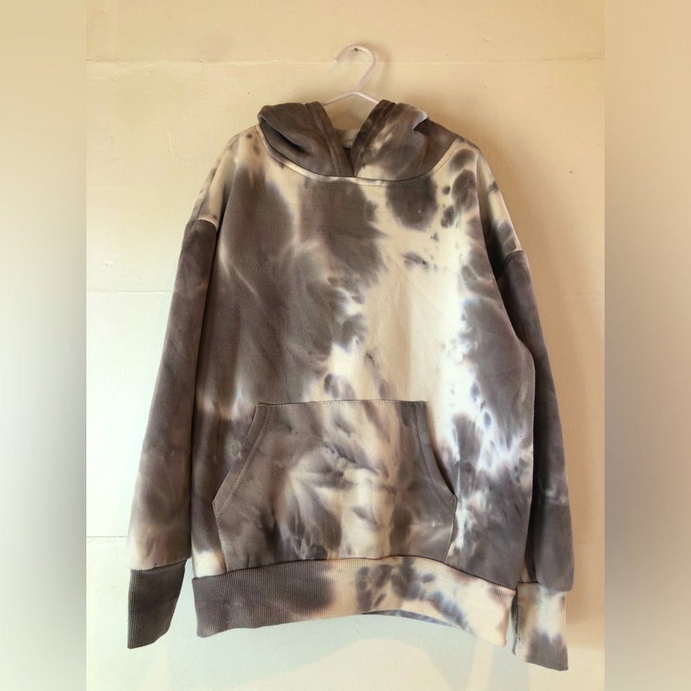 Olivia Kay tie-dye girls 10-12 hoodie kangaroo pocket thumbholes